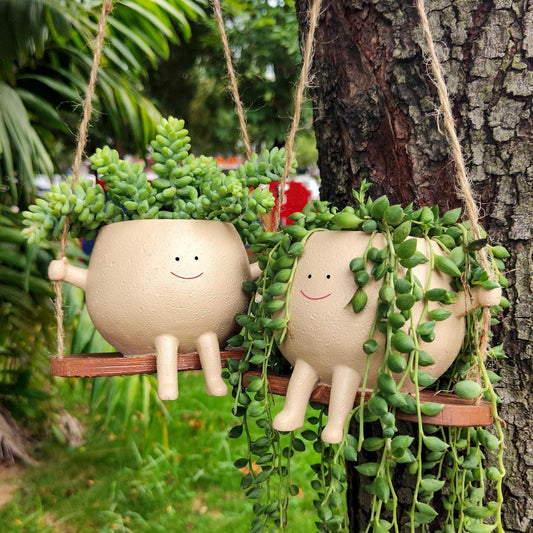 Liva Swing | Hängender Smiley-Blumentopf aus Harz für Balkon & Garten