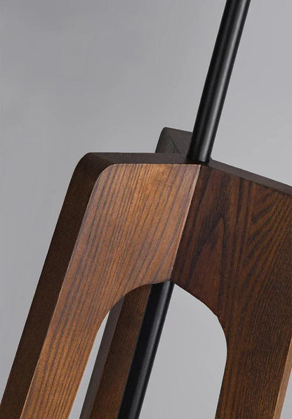 ArborLight | Holz-Dreibein-Stehleuchte | Art-Deco Design & Moderne LED-Beleuchtung für Wohnzimmer
