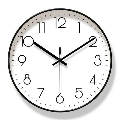 Norviga Noir | Schwarze Wanduhr im nordischen Design mit Quarzwerk