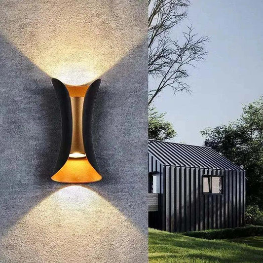 Nocturo Edge | Schwarze LED-Außenwandleuchte mit Goldakzenten & IP65-Wetterschutz