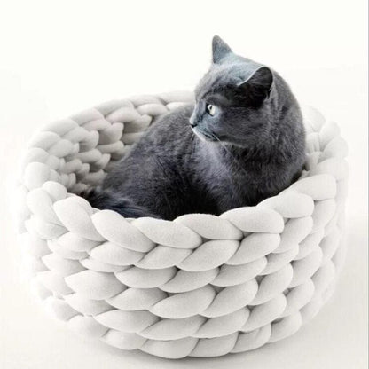 Lomya Nest | Handgehäkeltes Wollbett für Haustiere mit hohem Rand
