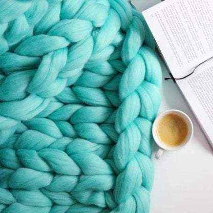 NordWeave | Edle XXL Strickdecke aus weichem Garn für Wohn- & Schlafzimmer